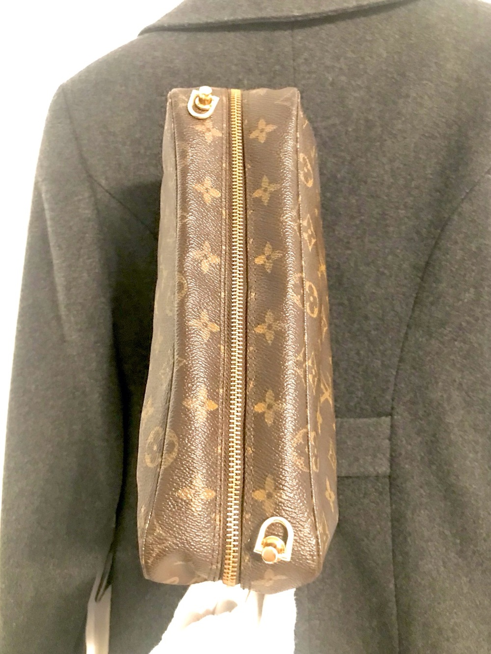 ✅LV TROUSSE 28 CLUTCH 872TH
AUTHENTIC LOUIS VUITTON - Picture 11 of 12